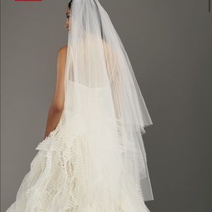 Vera Wang 2 tier veil (ivory)